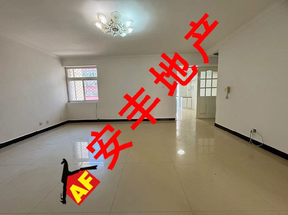 南苑小區(qū) 簡裝3居  96平 72萬